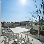 With Parking By Interhome Vakantiehuis *